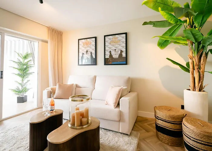 Esmeralda I Beachside Apartment *